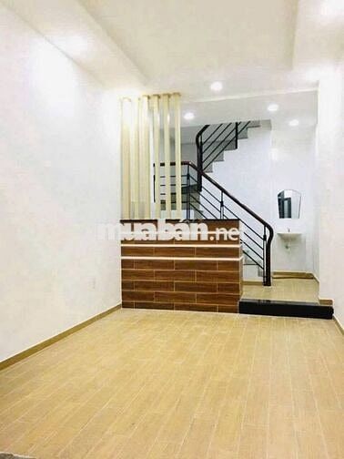 CHO THUÊ NHÀ HẺM 2 XE MÁY, 1 XET, NGUYÊNX TRI PHUONG Q.10
