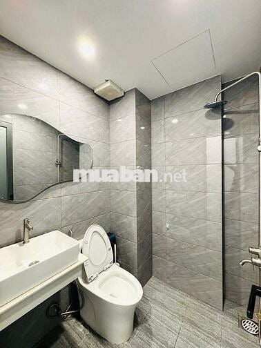 STUDIO RỘNG XINH GẦN VLU CS3 TÒA NHÀ THANG MÁY CỬA SỔ TRỜI