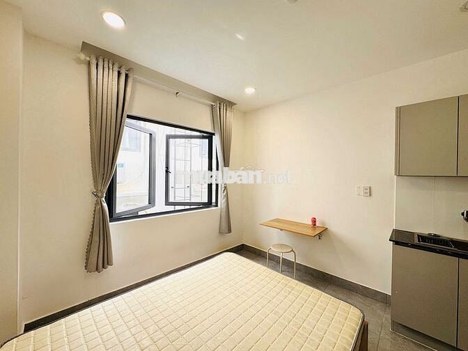 STUDIO RỘNG XINH GẦN VLU CS3 TÒA NHÀ THANG MÁY CỬA SỔ TRỜI