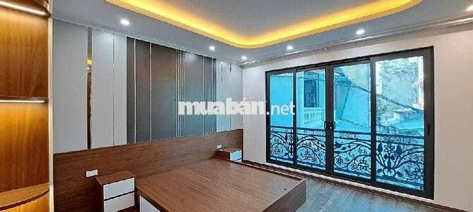 SIÊU PHẨM THẠCH BÀN, 6 TẦNG THANG MÁY, OTO VÀO NHÀ 5P AEON
