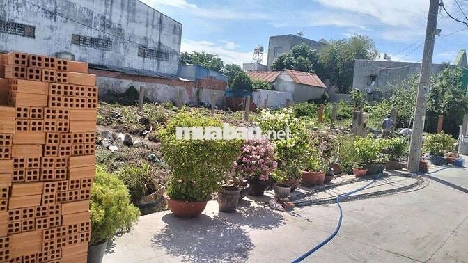 Đất thổ cư. Cần bán. Dt5x20=100m2 dân cư đông, an toàn nhiều tien ích