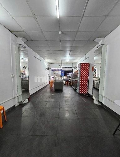 Bán nhà mặt phố lê Đại Hành, DT 40 m2, gần Vincom Bà Triệu
