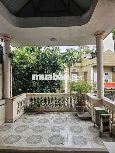BIỆT THỰ SÂN VƯỜN HỒ TÂY - LÔ GÓC- Ô TÔ TRÁNH 5M