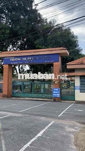 Chính chủ ngộp ngân hàng bán gấp lô đất MT DH507, 10x83 tặng nhà C4
