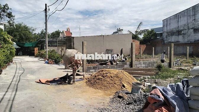 Đất thổ cư. Cần bán. Dt5x20=100m2 dân cư đông, an toàn nhiều tien ích