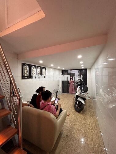 Bán NHÀ NGÕ 8 TÔN ĐỨC THẮNG 24M², 4 TẦNG - NGÕ THÔNG, GẦN PHỐ!