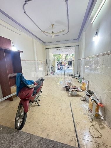 Sang hợp đồng căn hộ dịch vụ 7 phòng và 1 mặt bằng cao lỗ Q8
