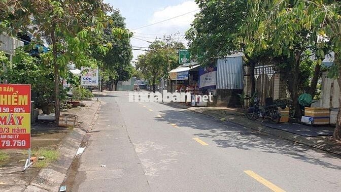 Cho thuê nhà phố 4x40 mặt tiền nhựa 12m, gần chợ Xuân Thới Thượng , HM