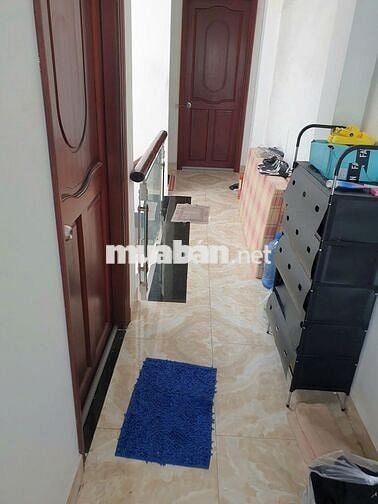Cho thuê nhà phố 4x40 mặt tiền nhựa 12m, gần chợ Xuân Thới Thượng , HM