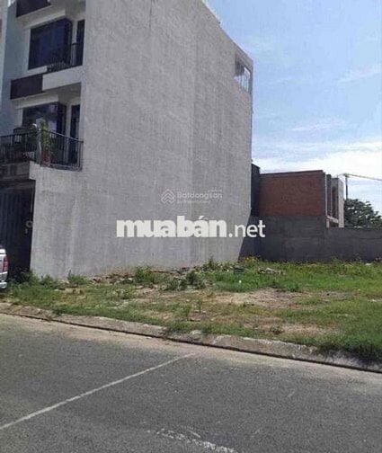Chủ ngộp gửi bán lô đất tại Phạm Hùng - BC, 90m2, sổ hồng riêng
