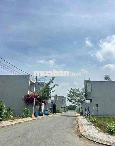 Chủ ngộp gửi bán lô đất tại Phạm Hùng - BC, 90m2, sổ hồng riêng