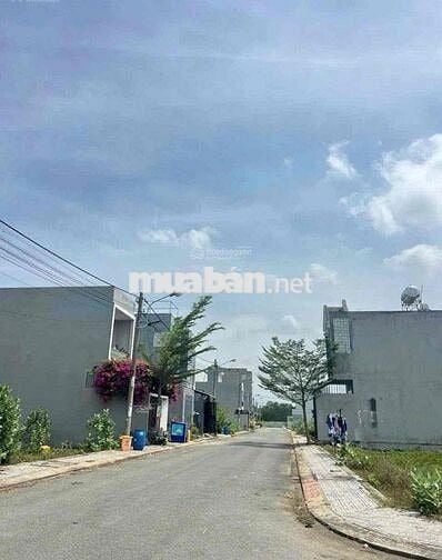 Chủ ngộp gửi bán lô đất tại Phạm Hùng - BC, 90m2, sổ hồng riêng
