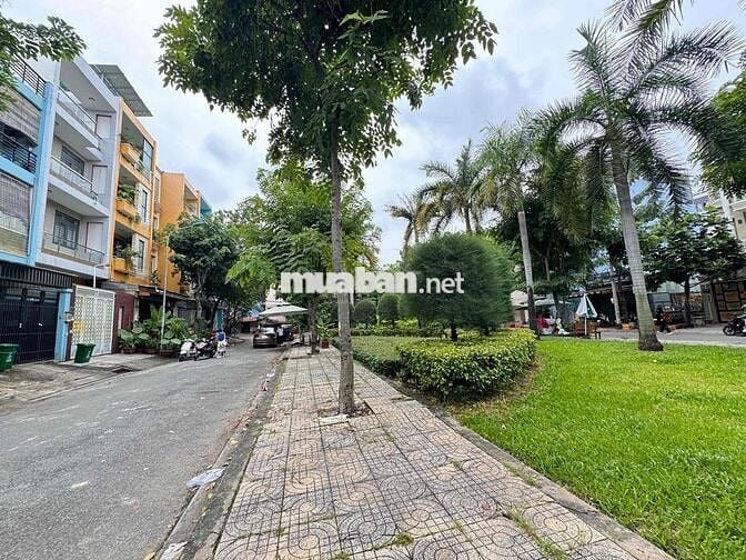 Nhà mặt tiền ô tô Đặng Thuỳ Trâm, P.13, Bình Thạnh DTSD 202m2 4pn