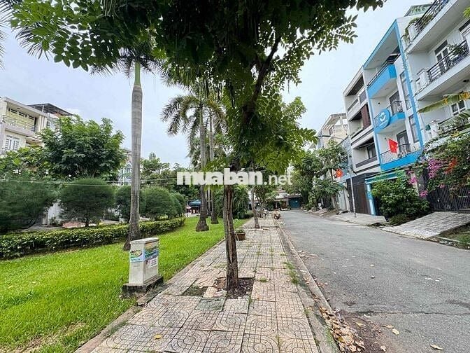Nhà mặt tiền ô tô Đặng Thuỳ Trâm, P.13, Bình Thạnh DTSD 202m2 4pn