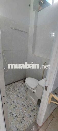 Cho thuê nhà nhỏ có gác tl 15 q12 giá 3tr5