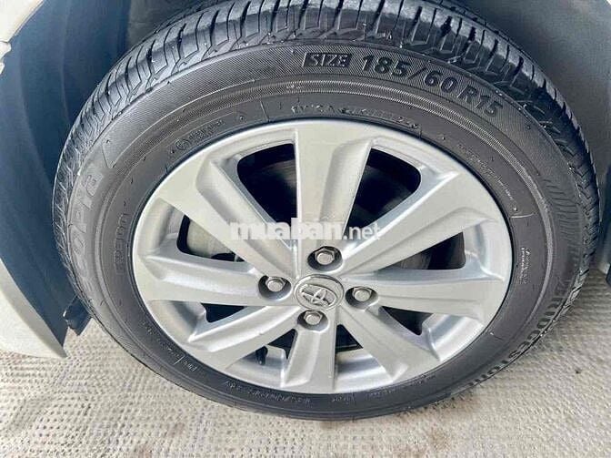 Toyota Yaris 2014 1.3G - 30000 km
