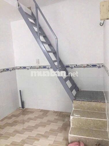 Chủ kẹt quá hạ siêu rẻ cho căn nhà nhỏ hẻm xe hơi