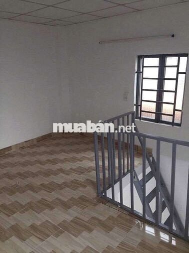 Chủ kẹt quá hạ siêu rẻ cho căn nhà nhỏ hẻm xe hơi