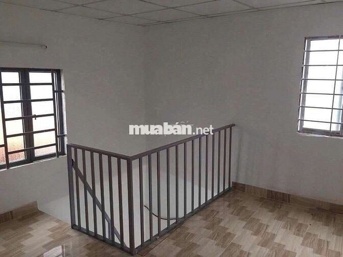 Chủ kẹt quá hạ siêu rẻ cho căn nhà nhỏ hẻm xe hơi