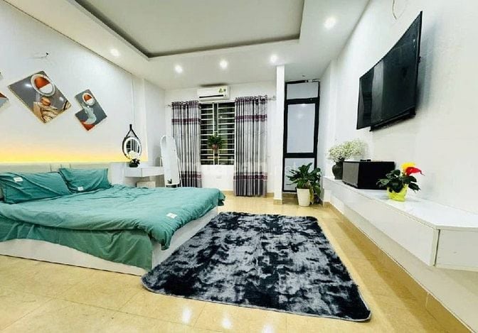 Nhà đẹp phố Việt Hưng 5 tầng, hiếm trong tầm giá, gần bigC Long Biên