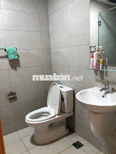 Chủ ngộp bán gấp căn 2PN 2WC ngay MT Q13 sổ riêng có thương lượng
