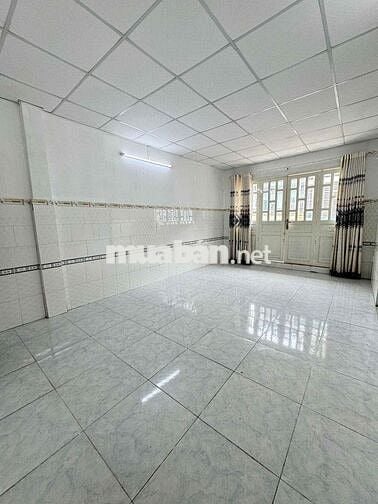 PHÒNG Ở TẦNG 1 - RỘNG 52M2 - LÝ THƯỜNG KIỆT -  BAN CÔNG - BẾP RIÊNG