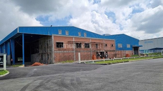 Cho thuê 2 kho xưởng 1.900m2 - 3.300m2, KCN Bến Lức, Long An, giá tốt