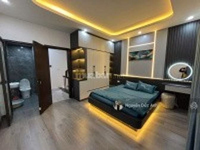 Nhỉnh 7 tỷ! Bán nhà 5 tầng 39m2 ô tô ngay Phố Lụa, Vạn Phúc Hà Đông