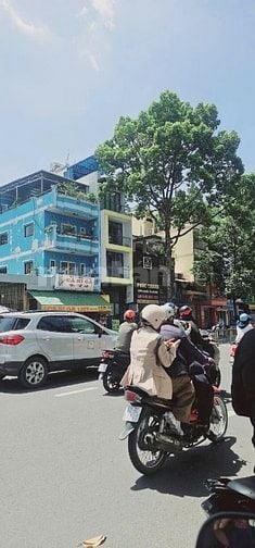Bán nhà 2 mặt tiền Đường 3 Tháng 2, Phường 16, Quận 11, nhà mới đẹp