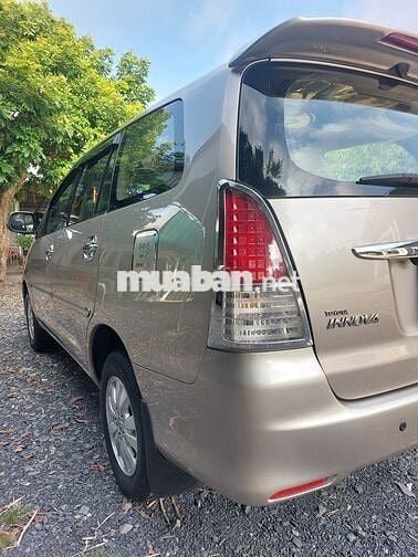 Bán Toyota Innova 2012 màu vàng 2.0G - 140000 km