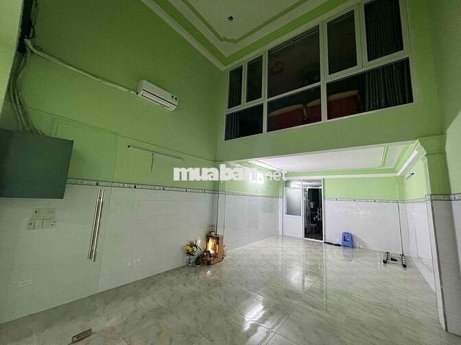 Cho thuê mặt bằng đường Trần Quốc Hoàn ngang 4,5* 18m