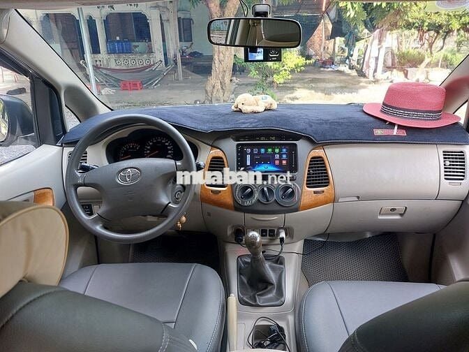 Bán Toyota Innova 2012 màu vàng 2.0G - 140000 km