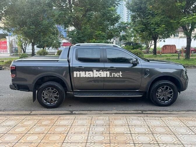 FORD RANGER WILDTRAK  2 CẦU - 7800KM