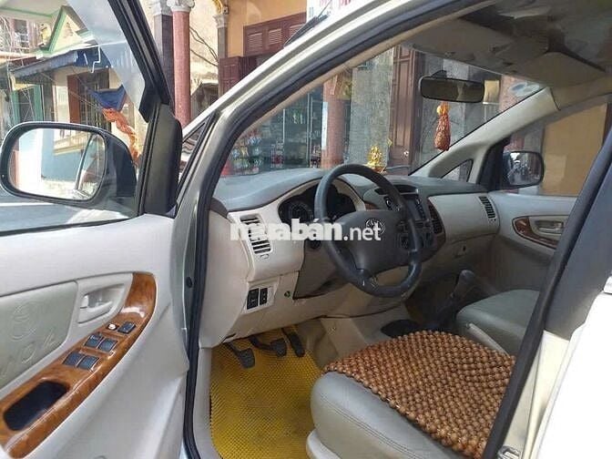 Toyota Innova 2008 J - 88888 km