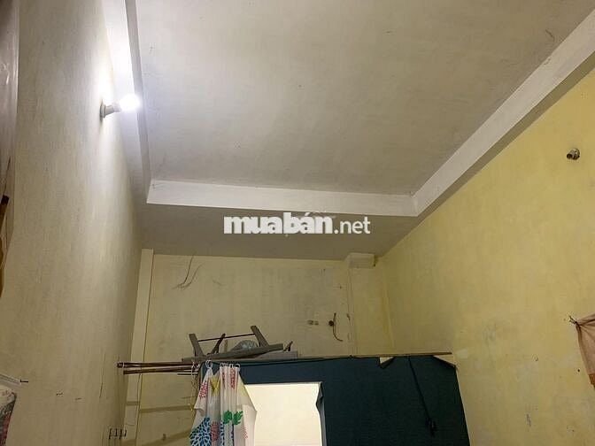 Nhà trọ giá rẻ 13 m² giá 1tr4 Quang Trung Hà Đông, có sẵn giường.