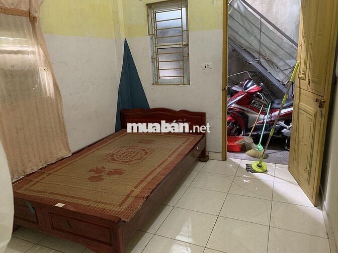 Nhà trọ giá rẻ 13 m² giá 1tr4 Quang Trung Hà Đông, có sẵn giường.