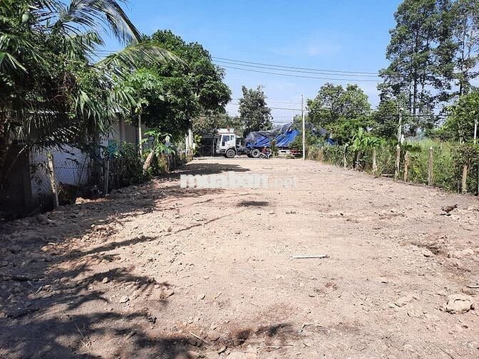 Bán gấp lô Đ.Suối Sâu gần chợ Suối Sâu DT 209m2 giá 800tr SHR