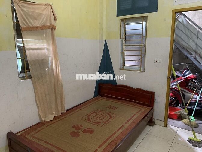 Nhà trọ giá rẻ 13 m² giá 1tr4 Quang Trung Hà Đông, có sẵn giường.