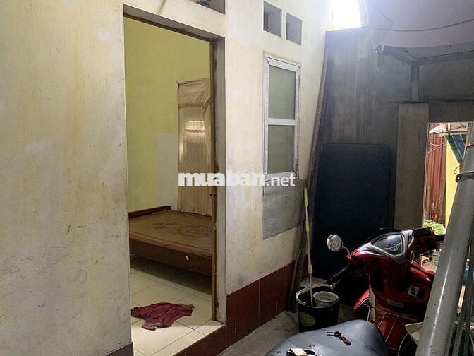 Nhà trọ giá rẻ 13 m² giá 1tr4 Quang Trung Hà Đông, có sẵn giường.