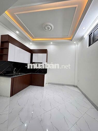 Chỉ 8 tỷ, nhà mới ngay đầu ngõ đường Miếu Đầm