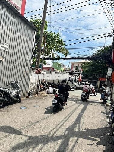Nhà 2 tầng Tân Thuận Tây Q7  Có 3 phòng cho thuê 20.t.r/ tháng