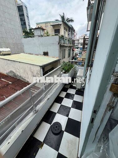 Cho thuê phòng KTX có ban công CMT8, Q3 (phòng chỉ 4ng, bao điện,nc)