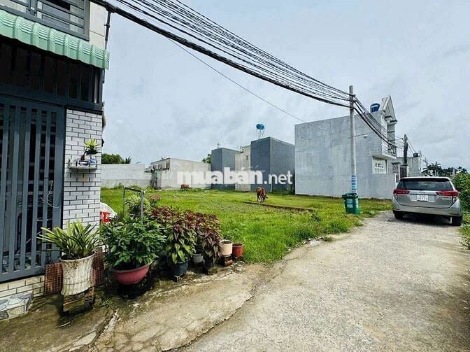 KẸT TIỀN BÁN GẤP lô đất ngay tỉnh lộ 824, thị trấn ĐỨC HÒA