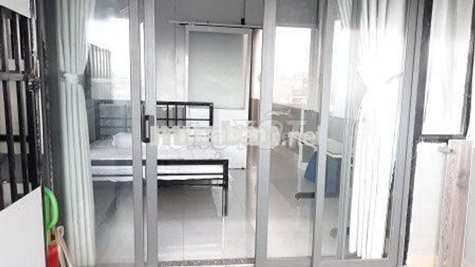 Cho thuê Căn hộ rộng 1 phòng khách, 1 phòng ngủ, ban công Bình Thạnh