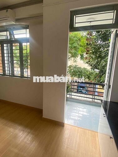 Chính Chủ cho thuê CHDV 30m2. Ban Công đón gió, tách bếp Bình Thạnh