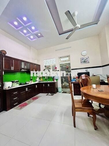 Mặt tiền Kinh Doanh ngang 5m ngay Chợ Tân Hương. Gpxd 5 Tầng. Nhà mới