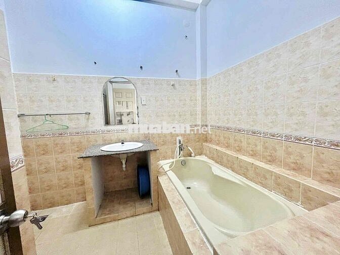 CHDV full nội thất, mặt tiền đường, tự do 24/24, dt:20m2-60m2.Giá 4tr9