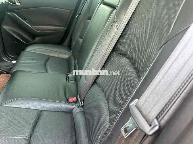 Mazda 3 2019 1.5L Luxury - 90000 km