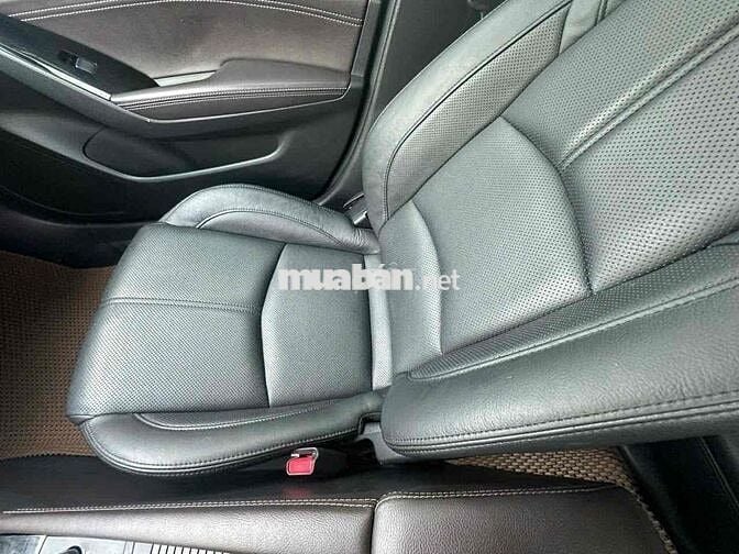 Mazda 3 2019 1.5L Luxury - 90000 km