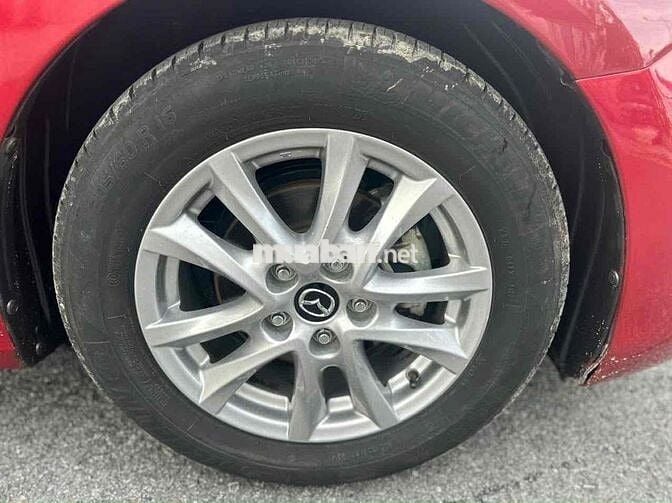 Mazda 3 2019 1.5L Luxury - 90000 km